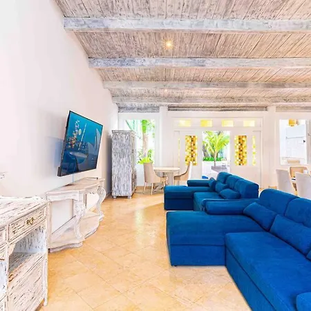 Luxury Bryon Pool Holiday home *