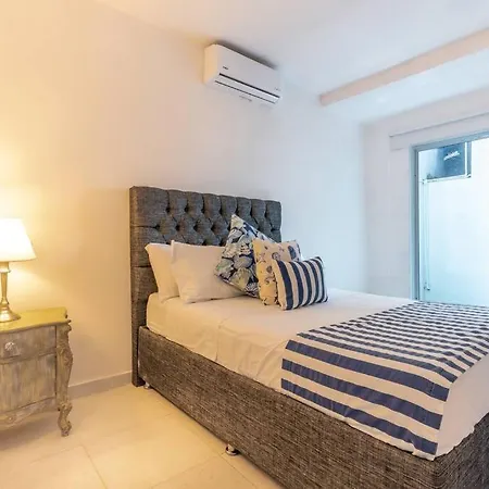 Luxury Bryon Pool Cartagena