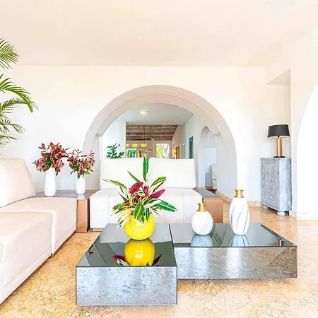 Luxury Bryon Pool Cartagena