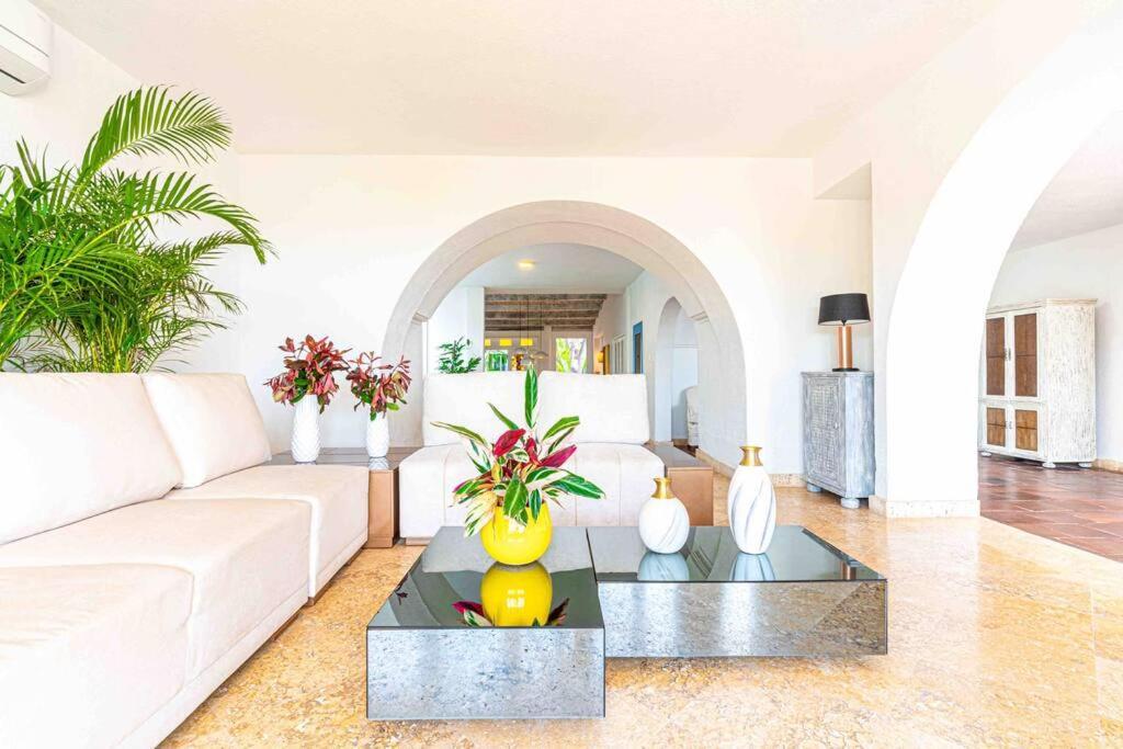 Luxury Bryon Pool Cartagena